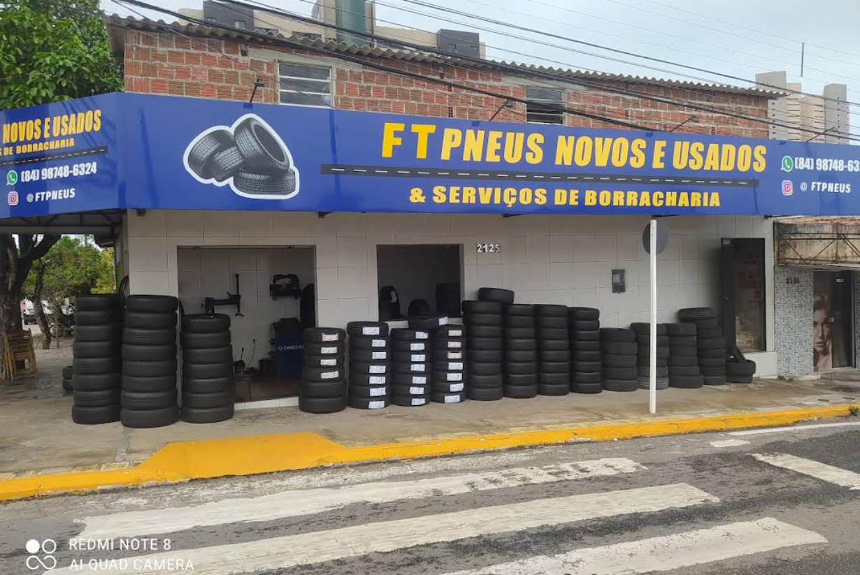 Fachada da loja F T Pneus Natal
